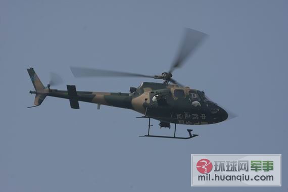 组图：直-8KA/直-11在珠海航展现场演示飞行