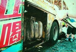 成都公交燃烧不排除人为 极危重伤员增至6人