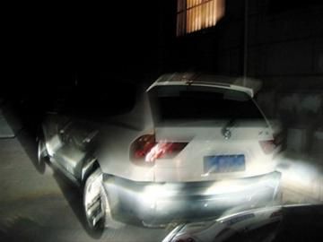 “宝马女”座驾。