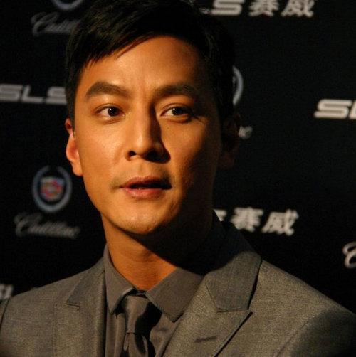 甄子丹/兽兽领衔 8大娱乐名人亮相广州车展(5)