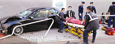 好老师诸志成去年平安夜早上回校途中,被醉司机驾车失事闯上行人路撞死的车祸现场 。资料图片