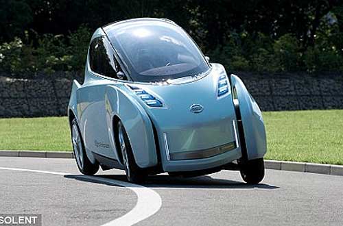 图中展示的是在拐弯的路面环境下,日产Land Glide的车体可以自动倾斜