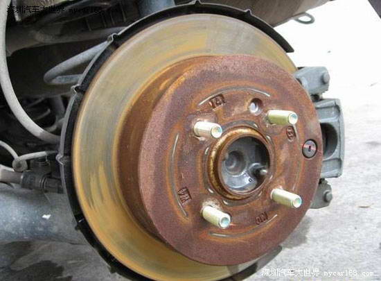 导致刹车失灵的三大主因及五种应急技巧