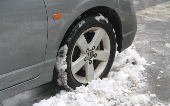 注意轮胎积雪