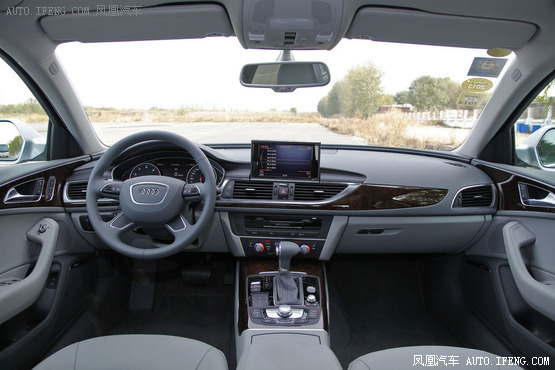 2012中国汽车年度盛典年度车：奥迪A6L